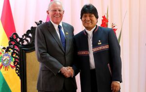 Presidents Pedro Pablo Kuczynsk and  Evo Morales in Sucre