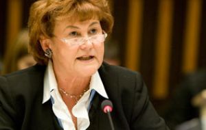 Children ”are exposed to countless numbers of hidden digital marketing techniques promoting foods high in fat, sugar and salt,” said Dr Zsuzsanna Jakab