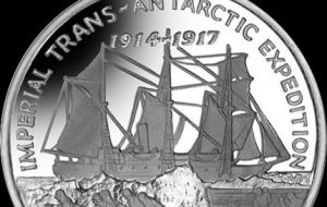 The reverse design shows the tall ship Endurance stuck in the ice in the background, with the crew pulling the sled on the ice pack in the foreground. 