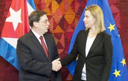 Federica Mogherini and Cuban Foreign Minister Bruno Rodríguez signed an agreement to restore relations between the island and Europe.