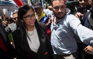Later in the day the Venezuelan embassy in Buenos Aires released a video showing Rodriguez pushing and shoving her way into the foreign ministry building