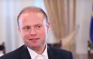Malta’s Prime Minister Joseph Muscat said the hijackers had used fake  weapons, just replicas.