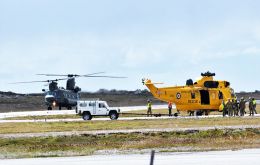 John Clifford pictures are more than illustrative of the spectacular operation to transport the Sea King by a Chinook, until it was finally landed at Stanley Airport