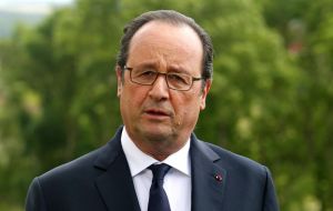 Hollande expressed his “solidarity” with the British people, saying “terrorism concerns us all and France knows how the British people are suffering today”.
