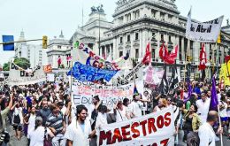 Demonstrators blocked some of the main avenues in Buenos Aires and gathered in front of the presidential palace. 