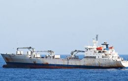 The “Uruguay Reefer” called for help when she was sailing some 100 nautical miles west from Elephant Island. 