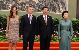 Argentina's presidential couple next to Xi Jinping and wife at the Great Palace of the People 