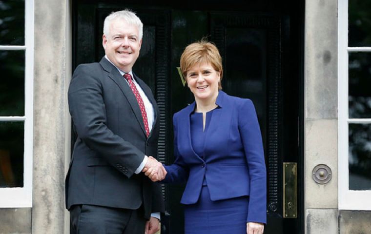 Nicola Sturgeon met Carwyn Jones in Edinburgh and discussed their “alternative proposals” to the EU (Withdrawal) Bill, designed to protect devolved powers.