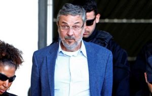Last week, Lula da Silva's former finance minister, Antonio Palocci, who has been in jail for a year, corroborated the accusation in this case. 