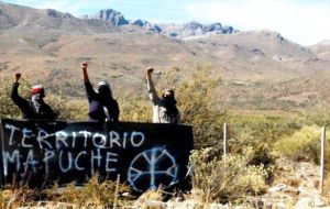 The Mapuches were cutting Route 40, main road in area, and gendarmerie decided to disperse them violently, including rubber balls. 