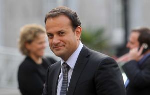 Irish PM Leo Varadkar threatens to block progress in December without a “written” guarantee that there will be no “hard border” with Northern Ireland.