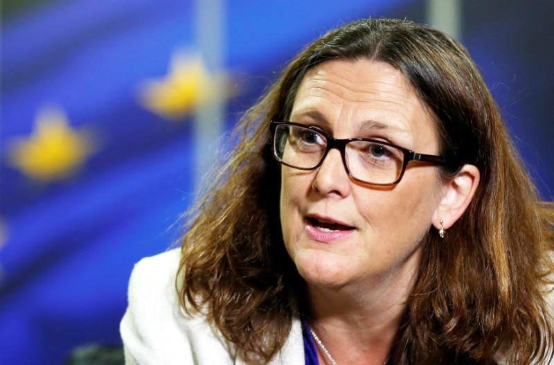 La comisión de Comercio de la UE, Cecilia Malmstrom, dijo que las partes están cerca de un acuerdo, "estamos comprometidos porque ya casi llegamos"
