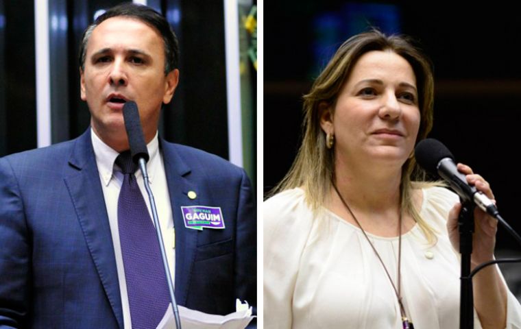Carlos Gaguim and Dulce Miranda, lawmakers from Tocantins, are implicated in the bribery investigation, police said. 