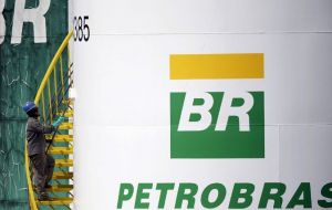 “Petrobras voluntary act paying US$3 billion to foreign shareholders indicates it should pay proportional values to Brazilian shareholders,” said Andre de Almeida