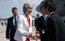 Mrs. May told the business leaders that Brexit would allow UK to strike a free trade deal with Japan, and the industrial strategy made the UK “more attractive”. 