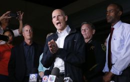 “An apology will never bring these 17 Floridians back to life or comfort the families who are in pain”, said governor Rick Scott. 