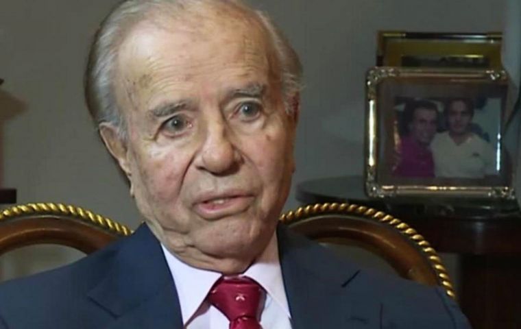 “Look where we are”, said Menem in reference to Cristina Fernandez administrations, but also questioned the current Macri government on inflation. (Pic CNN)