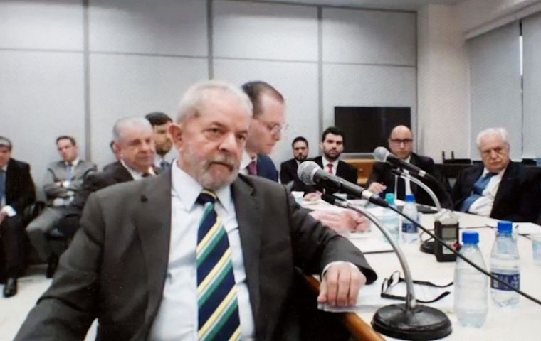  A panel of judges rejected Lula’s request for an injunction that would prevent him from imprisonment as he appeals a corruption conviction.
