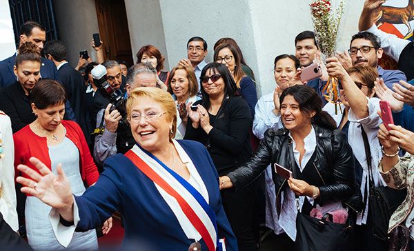 Bachelet fue aplaudida por sus seguidores mientras que la coronaba un segundo fue en el cargo en el que vio a travÃ©s de un ambicioso paquete de reformas