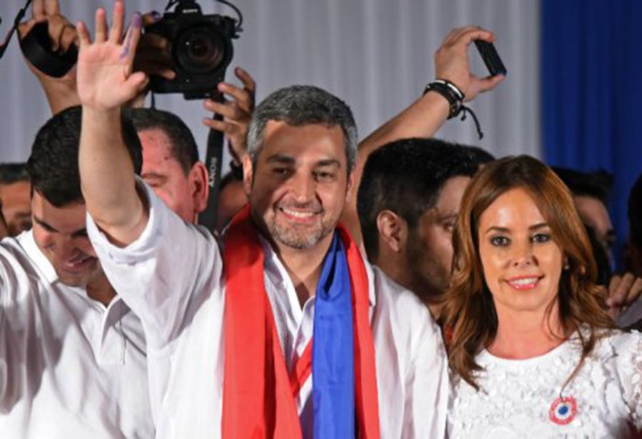 Mario Abdo BenÃ­tez ganÃ³ poco mÃ¡s del 46% de los votos, con su oponente centrista EfraÃ­n Alegre tomando casi el 43% en una carrera que estaba mucho mÃ¡s cerca de lo esperado.  (Pic AFP)