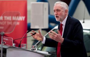 Labour has called for UK to join a new customs union post-Brexit, saying it would leave the current one but negotiate a treaty afterwards that would