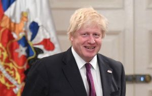 “I am here as the first British foreign secretary to come to Chile for 25 years, is to emulate Chile and to learn from you”, said Johnson 