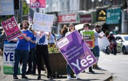 The poll suggests that the margin of victory for the Yes side in the referendum will be 68% to 32%, a stunning victory for the Yes side after a long, divisive campaign. 
