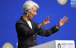 “The good news today is that the sun is shining on the global economy”, after a decade of difficult time, the economy that is doing well, Lagarde said