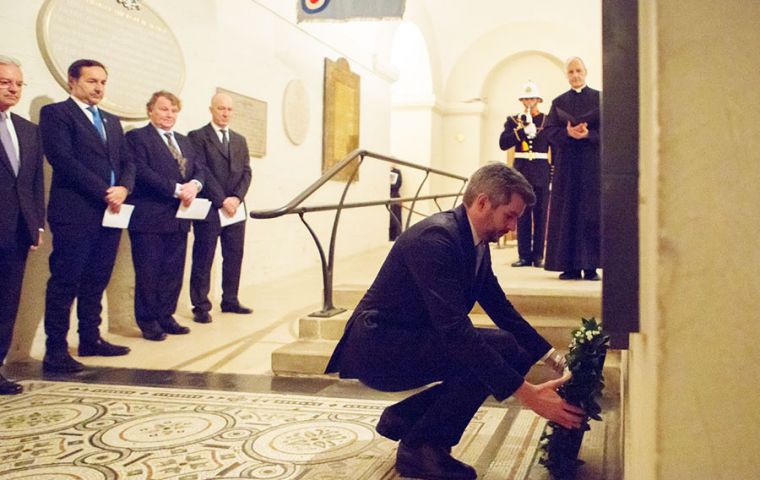 Peña who is in London for a two-day agenda of meetings laid a floral wreath at the crypt in St Paul's cathedral next to Argentina and UK officials