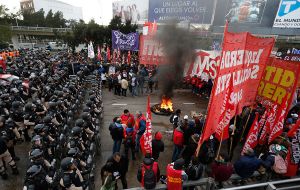 “The strike had a very high level of compliance throughout the country,” Juan Carlos Schmid, leader of the General Confederation of Workers (CGT) said