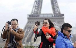 New customized Chinese travelers are ready to pay more for the chance, to stay in a glass igloo in Finland or propose to their partner in front of the Eiffel Tower