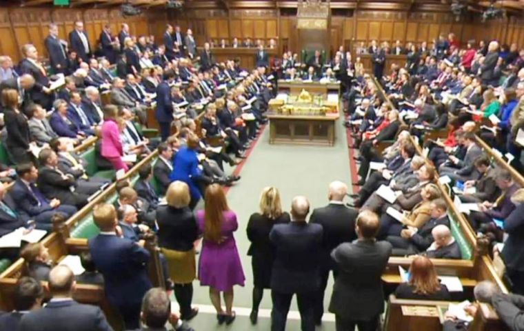 Government defeated an amendment from Tory backbench MPs, which would have kept UK in a customs union with the EU if it fails to agree a free trade deal.