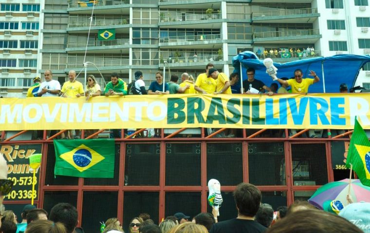 Apparently sources indicated the network was run by senior organizers from Movimento Brazil Livre (MBL) or “Free Brazil Movement.”