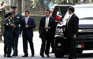 Current president Enrique Peña Nieto is protected by 2,000 armed presidential guards, composed of military personnel, police and civilians