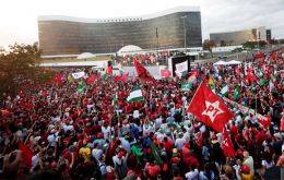 More than 10,000 of Lula supporters flooded the area around the Supreme Electoral Court in Brasilia while party leaders went inside to file the candidacy