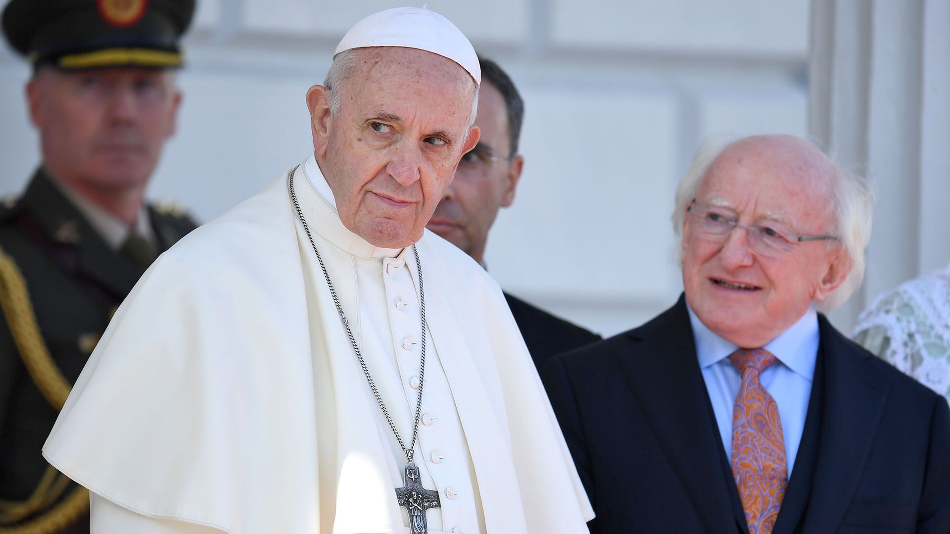 El pontÃ­fice estaba "amargado" por una carta del ex embajador del Vaticano en los Estados Unidos, el arzobispo Carlo MarÃ­a Vigano