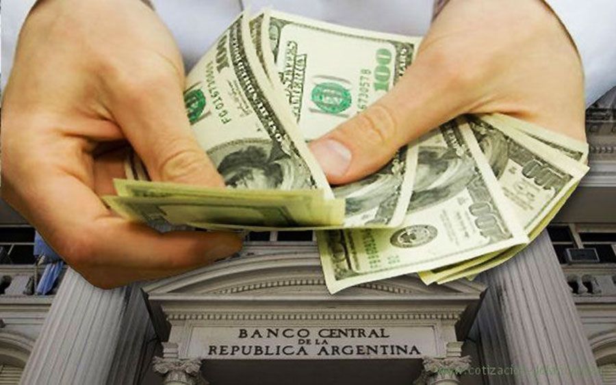 El peso se fortaleciÃ³ un 3,5% a principios del viernes a 37,80 pesos por dÃ³lar, luego de lo que el banco central dijera que subastarÃ­a 675 millones de dÃ³lares en reservas extranjeras.