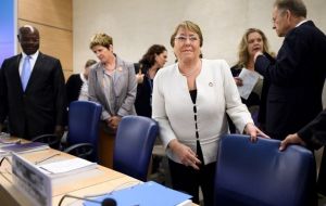 High Commissioner Bachelet indicated that she continued “receiving information about violations of economic and social rights, such as cases of deaths related to malnutrition”