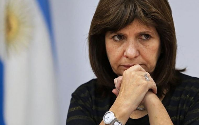 “The pope has not taken the necessary distance with Argentine politics. He should have done so,” pointed out Security Secretary Patricia Bullrich