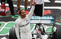 “When Fangio got the fifth title it must have been something incredible, now equaling it is special,” explained Hamilton
