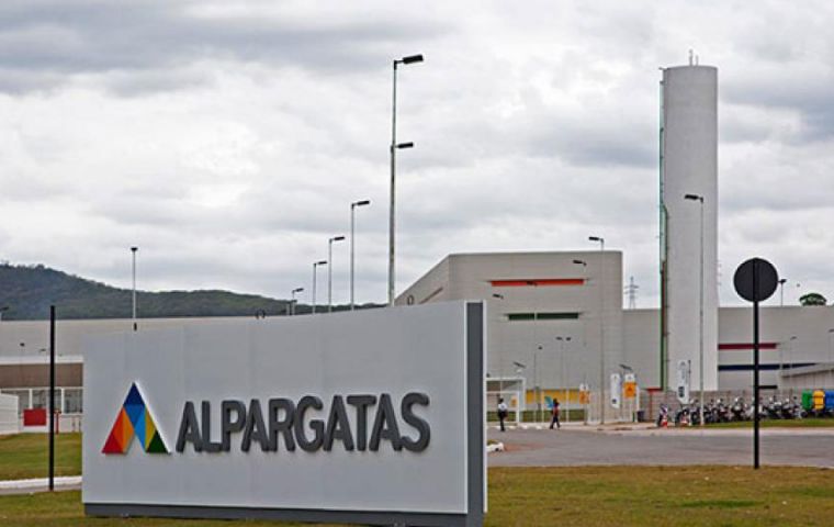  Alpargatas took another step towards withdrawing from Argentina.