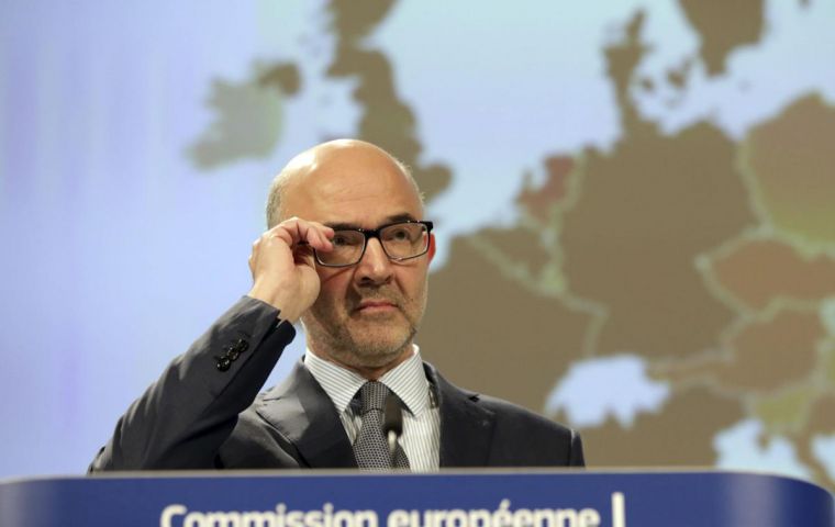 The EC's warning to Italy, the Euro zone's third-biggest economy, is an unprecedented move with regard to an European Union member state