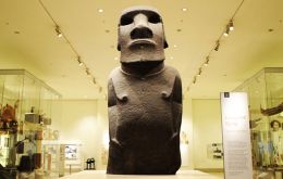The “Hoa Hakananai’a” measures about eight feet in height and weighs an astonishing four tonnes.