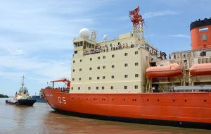 Scientific activities and research projects are done in the Argentine bases, special camps and in the icebreaker