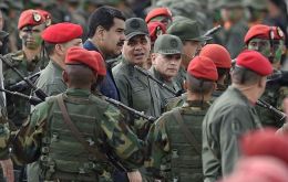 A U.S. government source said the government believes reports that General Padrino threatened to resign if Maduro did not depart are credible