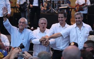 Guaidó -who is prohibited from leaving his country by order of the Venezuelan authorities- met in the concert area with the president of Colombia, Iván Duque, Chile's Sebastián Piñera and Paraguay's M