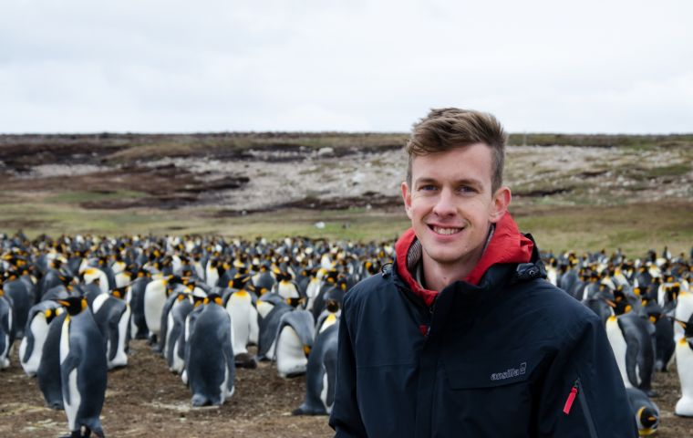 Nicolas Aguiar at Volunteer Point enjoying the King Penguins (Pic Infobae)