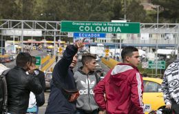 The report indicates that Venezuelan migrants, as they pass through Colombia, are exposed to extortion and recruitment by various armed groups