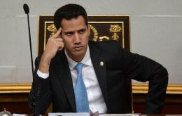 Guaidó rejected Amoroso's announcement: he is “not auditor general”. “The legitimate congress is the only one with power to designate an auditor general” 