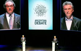 Last time out, there was one debate held before the election, featuring the main candidates, and then another after between Mauricio Macri and Daniel Scioli, prior to the run-off.